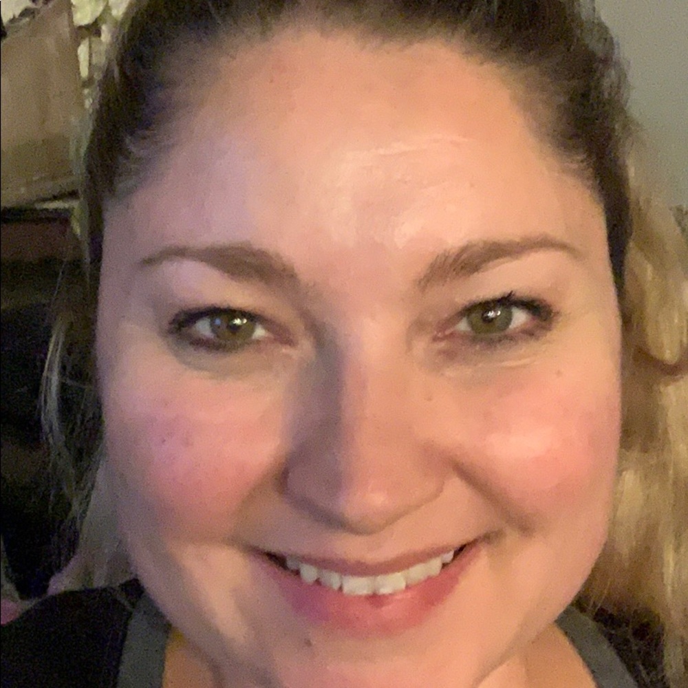 Meet your Posher, Lauren